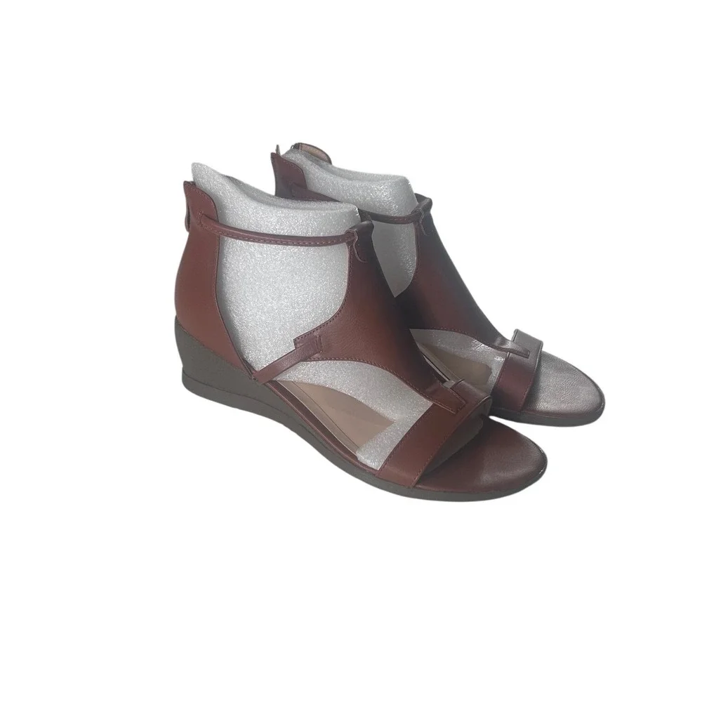 Journee Collection Trayle Tan Vegan Leather Wedge Sandals Women Size 10M Zip NEW